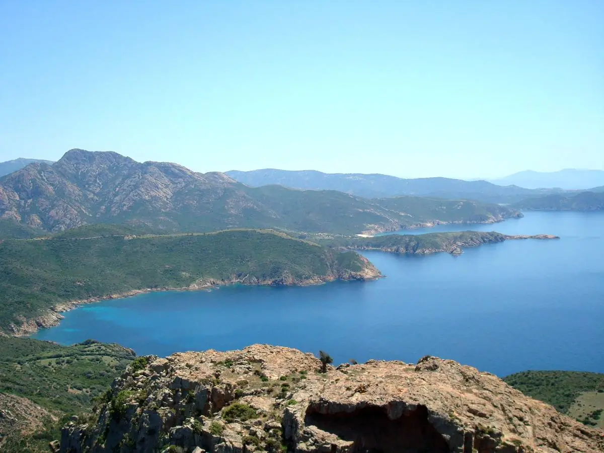 360°-Blick vom Gipfel des Capo Rosso über den Golf von Porto und die Westküste