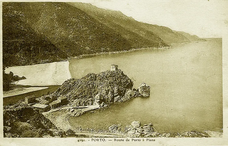 Old postcard of Porto: the pale beach and the Genoese tower, before the pebbles took over