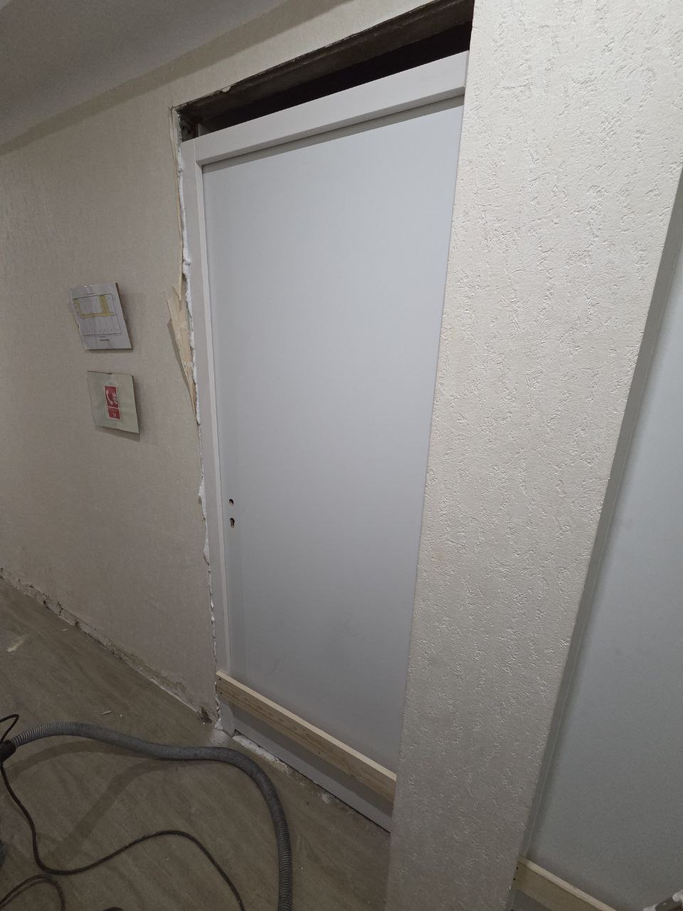 Rénovation du couloir du 3ème étage — Hôtel Le Vaïta Porto Corse